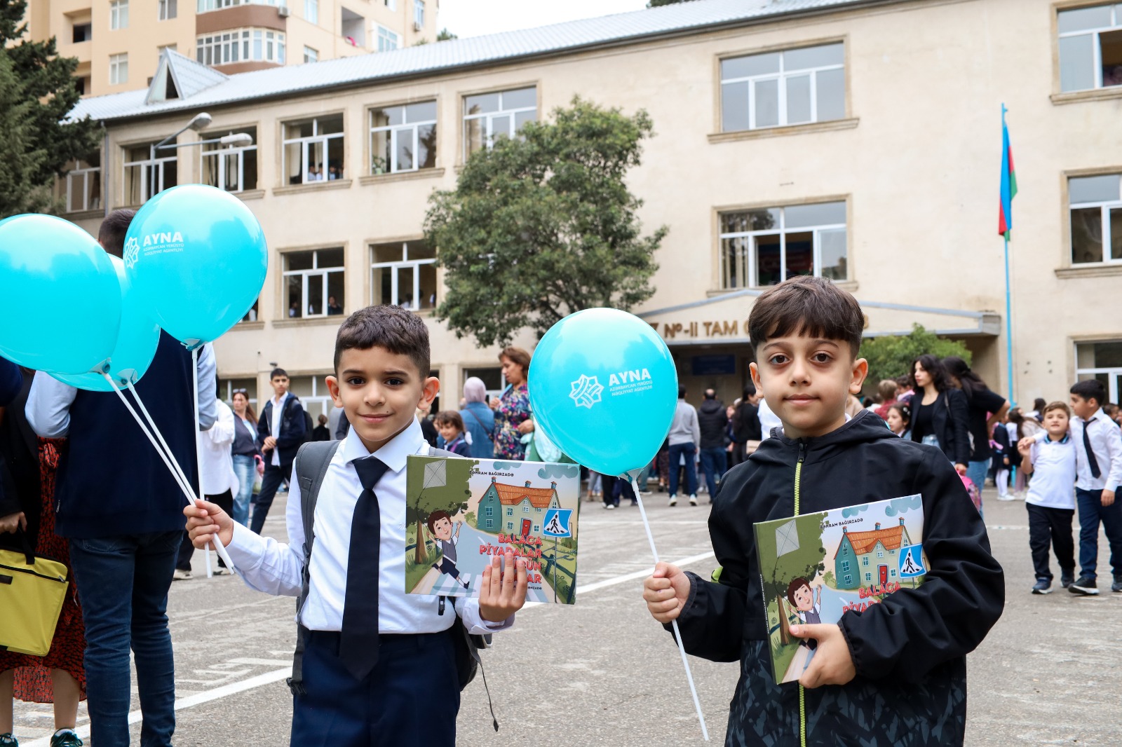 Məktəblilər üçün yol hərəkəti qaydaları və nişanları ilə bağlı təlim keçirilib