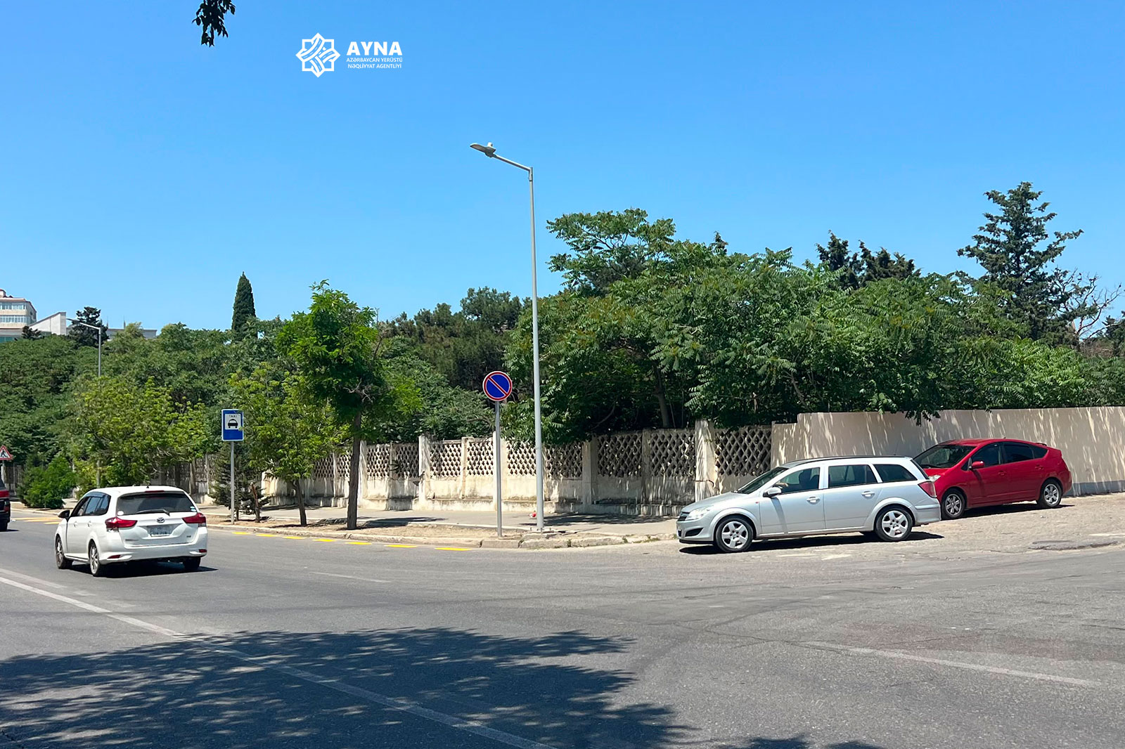 20 tibb müəssisəsinin qarşısında minib-düşmə yerləri və taksi duracağı təşkil edilib