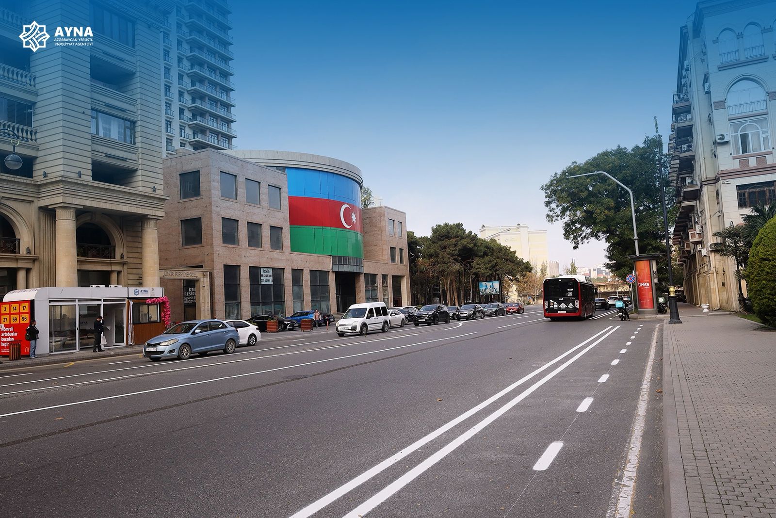 İnşaatçılar prospektində mikromobillik zolağı təşkil edilir