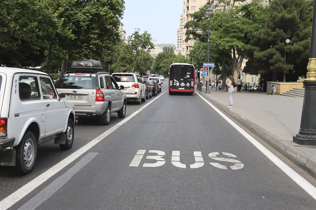 Yeni avtobus zolaqları şəbəkəsinin tətbiqinə başlanılıb