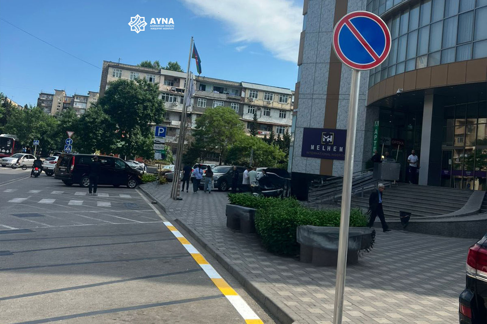 20 tibb müəssisəsinin qarşısında minib-düşmə yerləri və taksi duracağı təşkil edilib