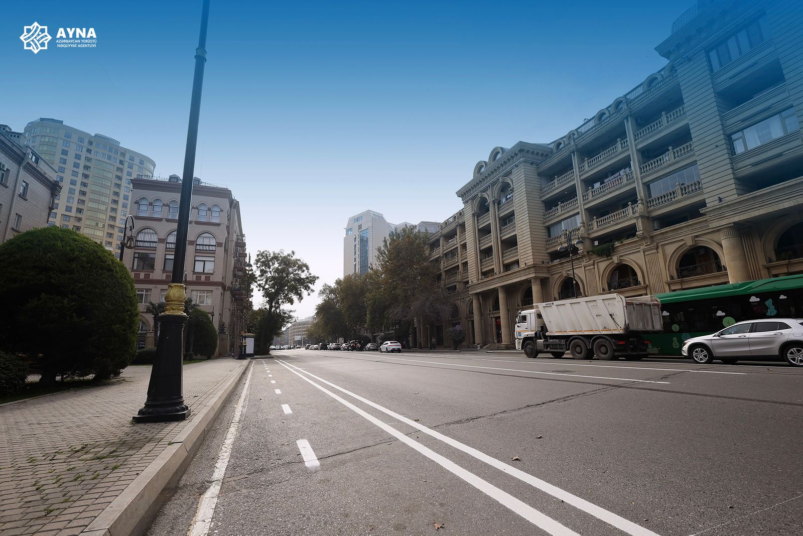 İnşaatçılar prospektində mikromobillik zolağı təşkil edilir