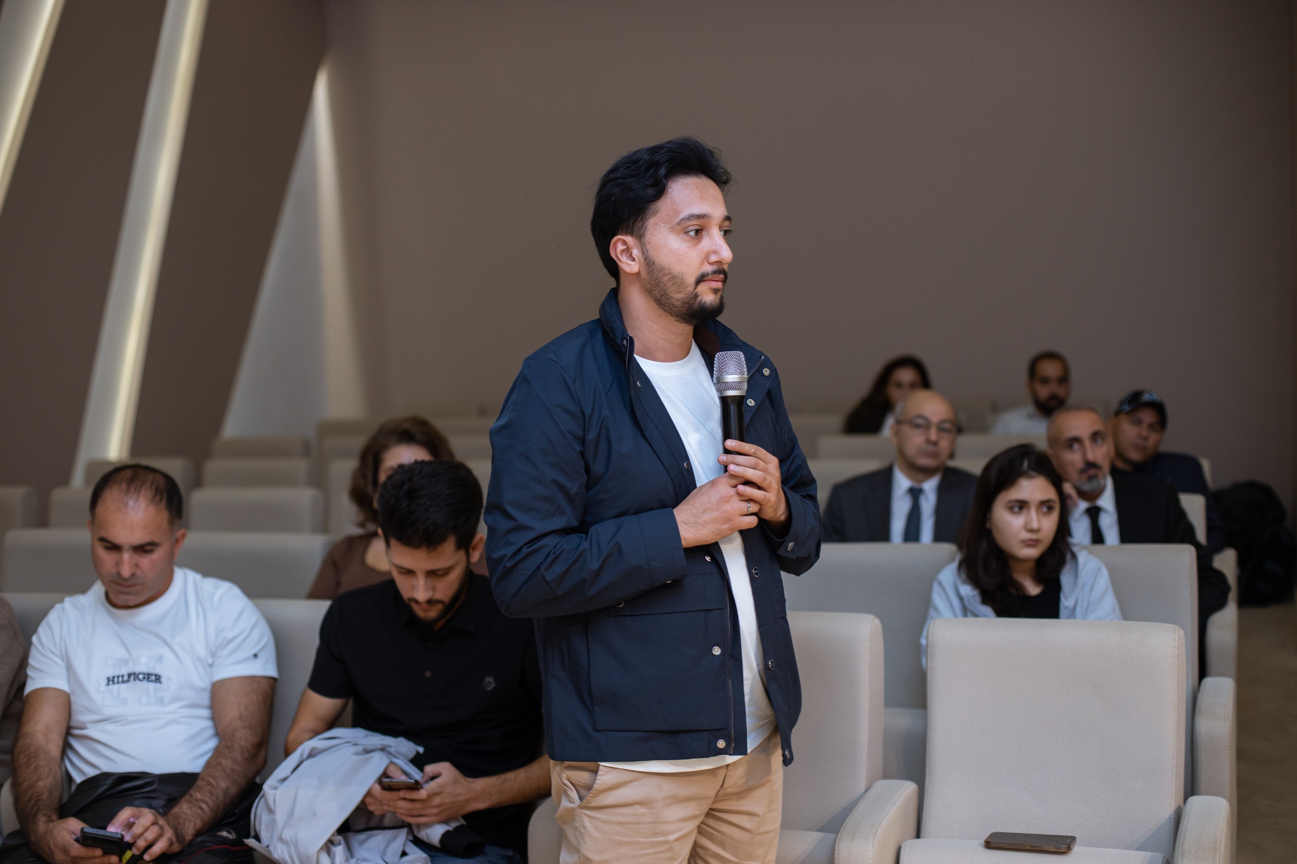 “Avtomobil nəqliyyatı ilə müntəzəm sərnişin daşınması sahəsinin təkmilləşdirilməsi ilə bağlı bəzi tədbirlər haqqında” Fərmandan irəli gələn məsələlərə həsr olunan brifinq keçirilib